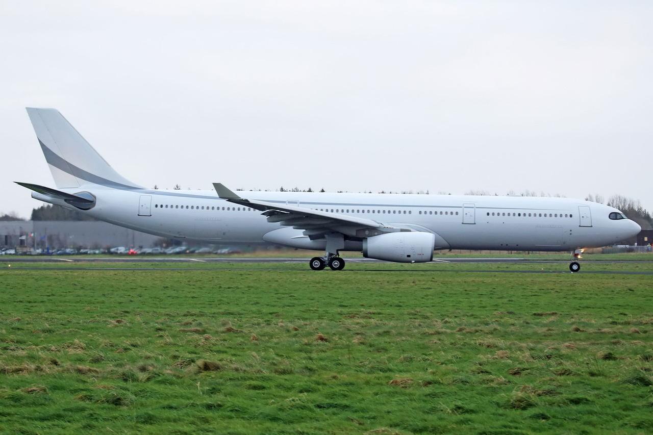 airbus a330 vs boeing 787 economy